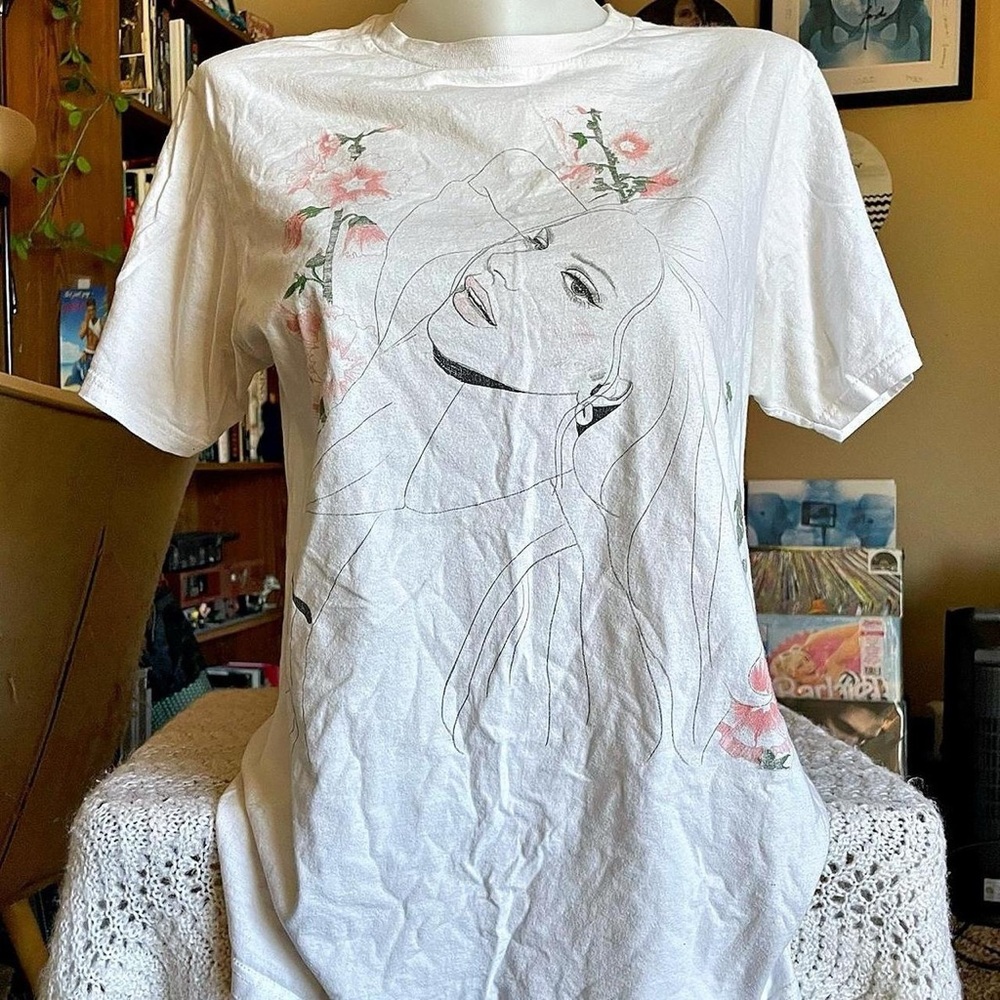 Women's White Graphic Tee - Short Sleeve